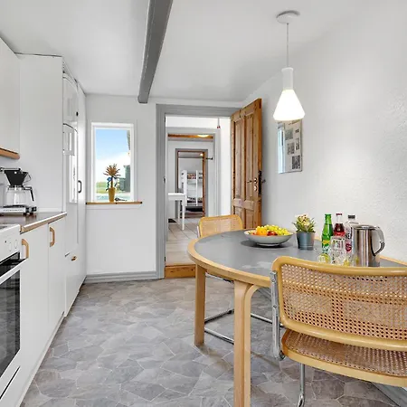 3 Bedroom Awesome In *